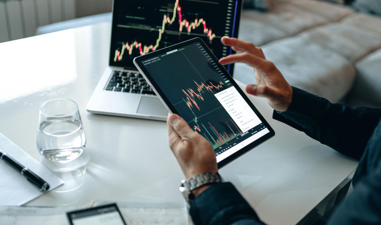 Geopolitical Tensions Add Pressure