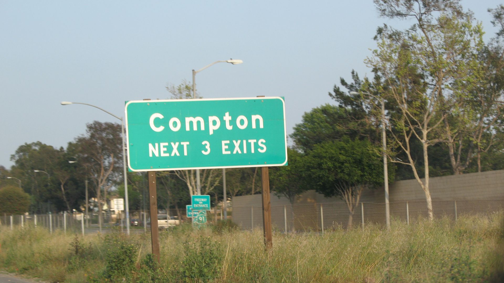 File:Compton sign.jpg