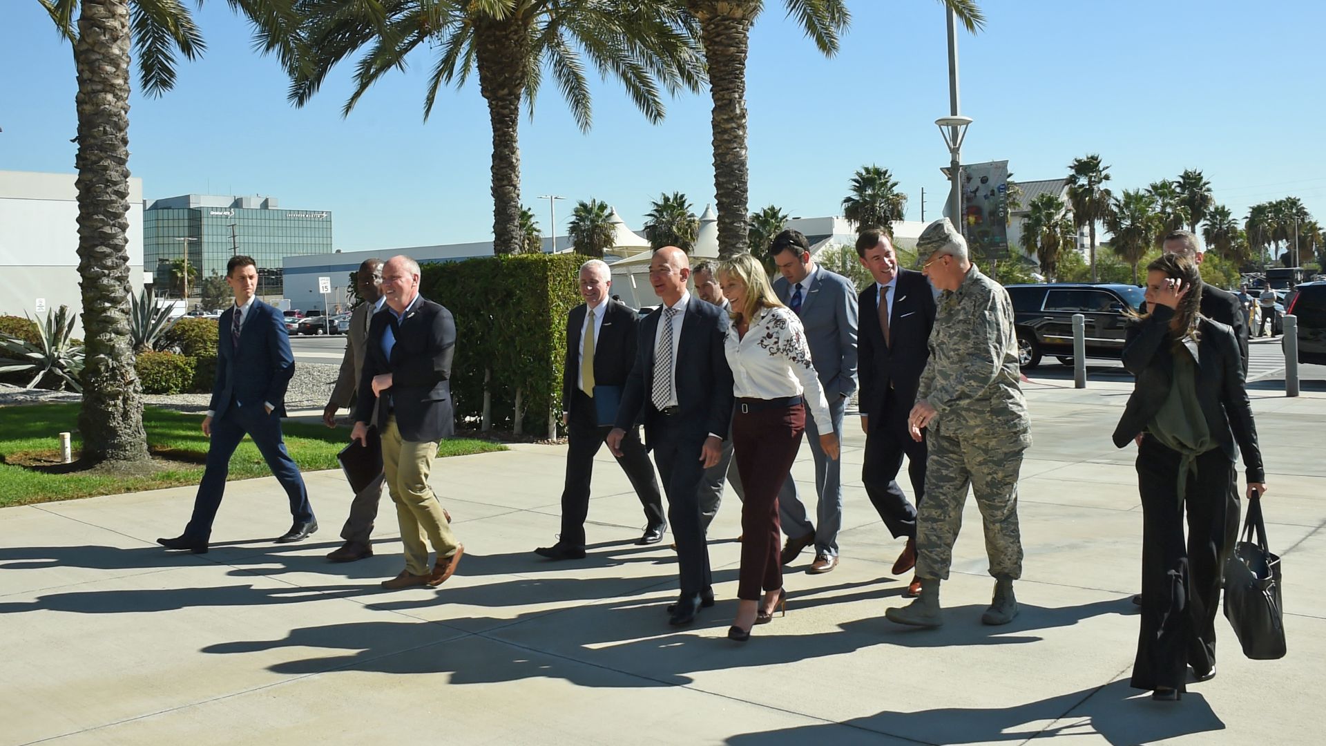 File:SMC Welcomes Amazon and Blue Origin CEO, Jeff Bezos, to LAAFB (25607760238).jpg