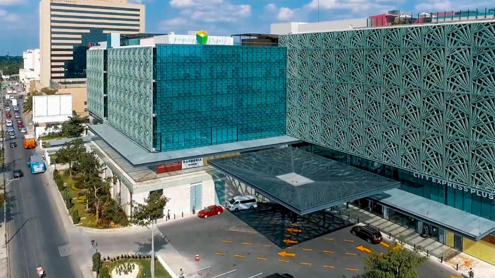 File:Paseo 60 and Hyatt Regency Mérida.jpg