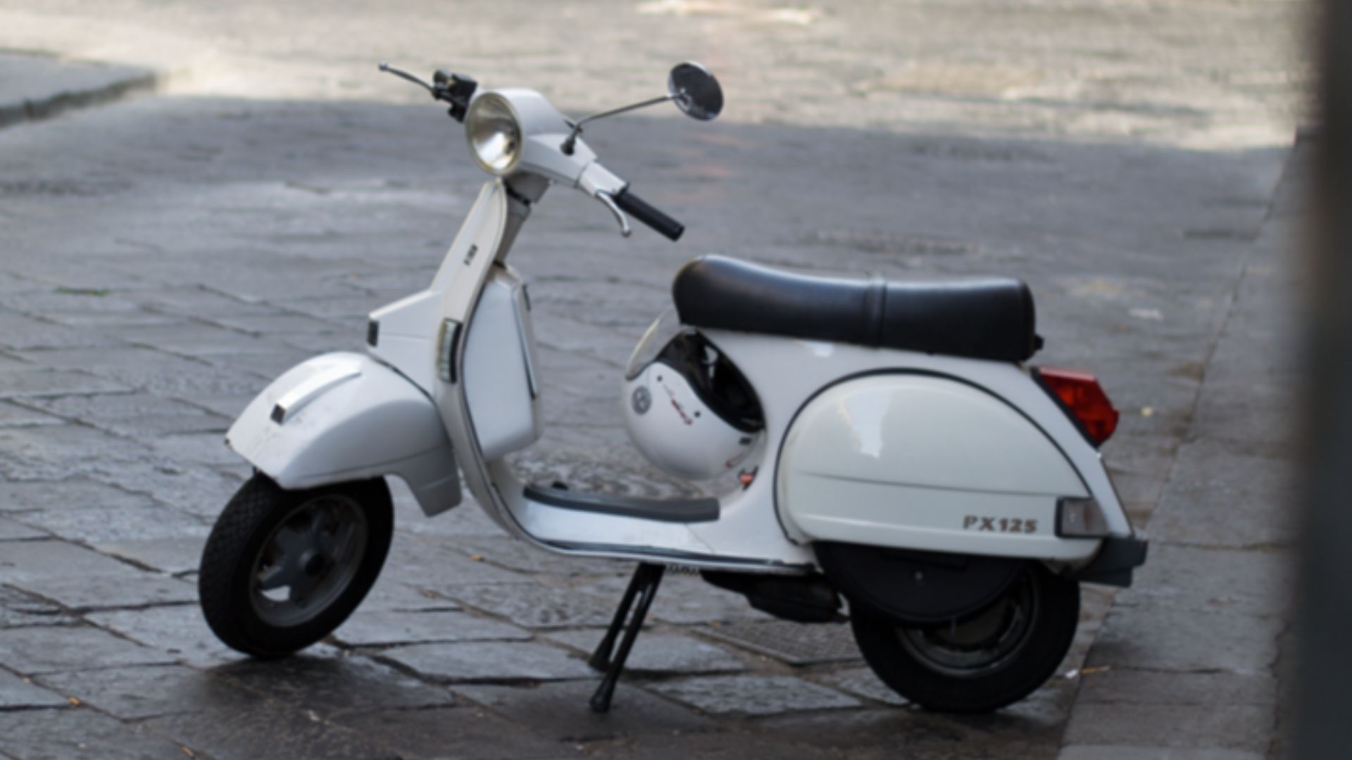 File:Vespa125px1998.png