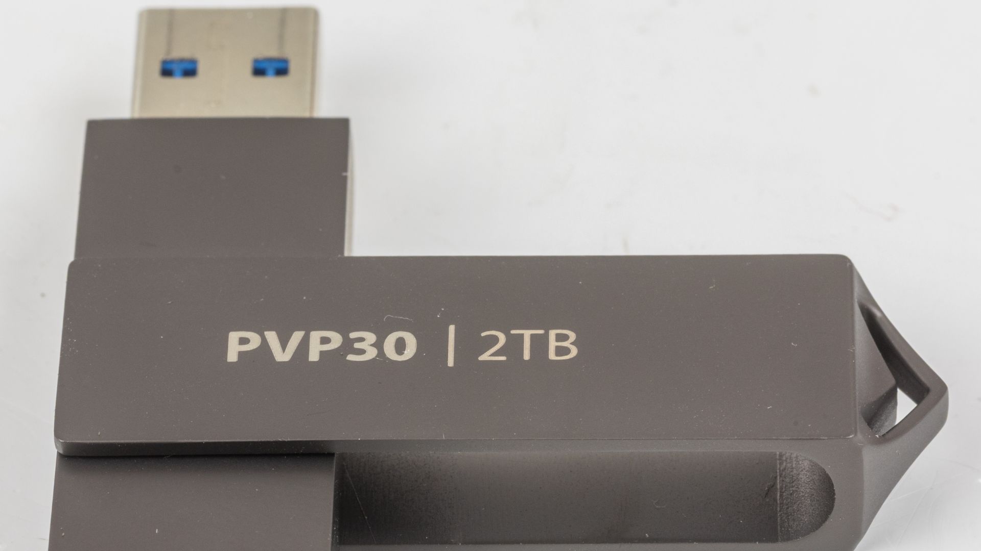 File:Viper PVP30 Portable SSD 2 TB-3002.jpg