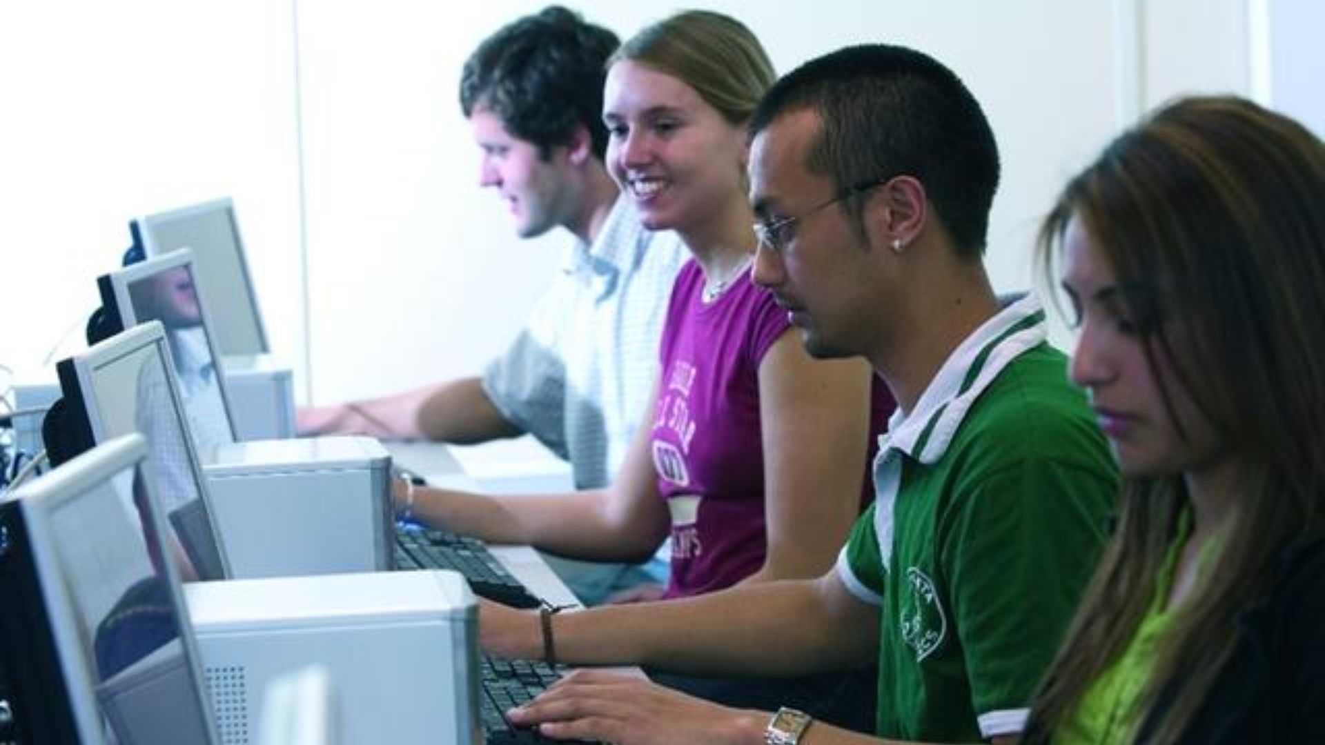 File:Students in a computer lab.jpg