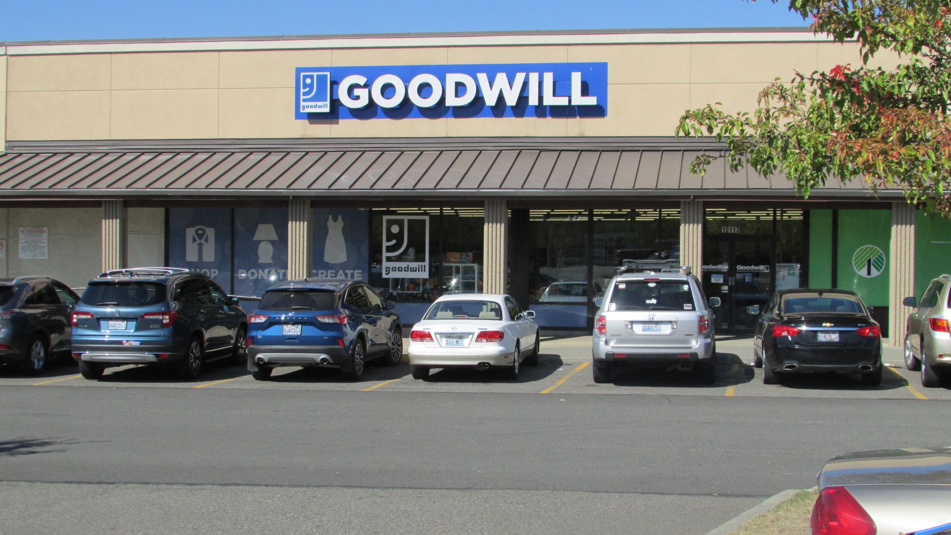 File:Goodwill Graham Sq 7361.jpg