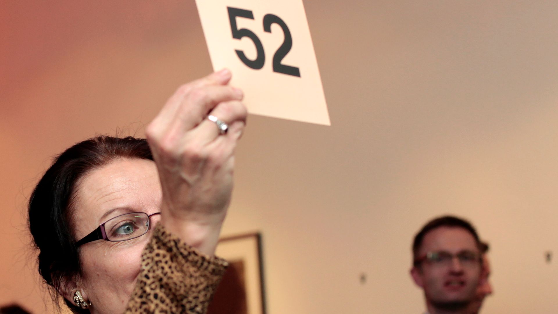 File:Bidding (6440874215).jpg