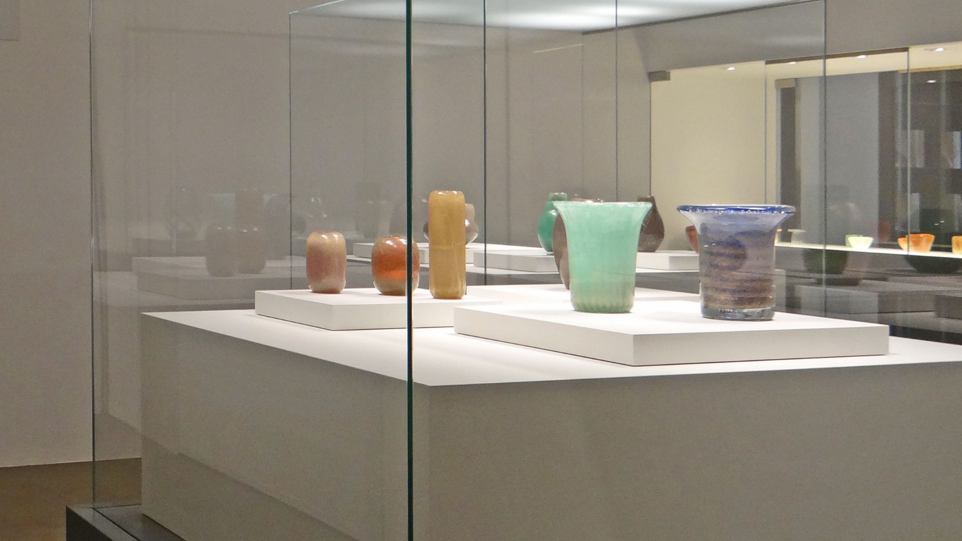 File:Exposition Carlo Scarpa, Venini 1932–1947 (Venise) (8162545064).jpg