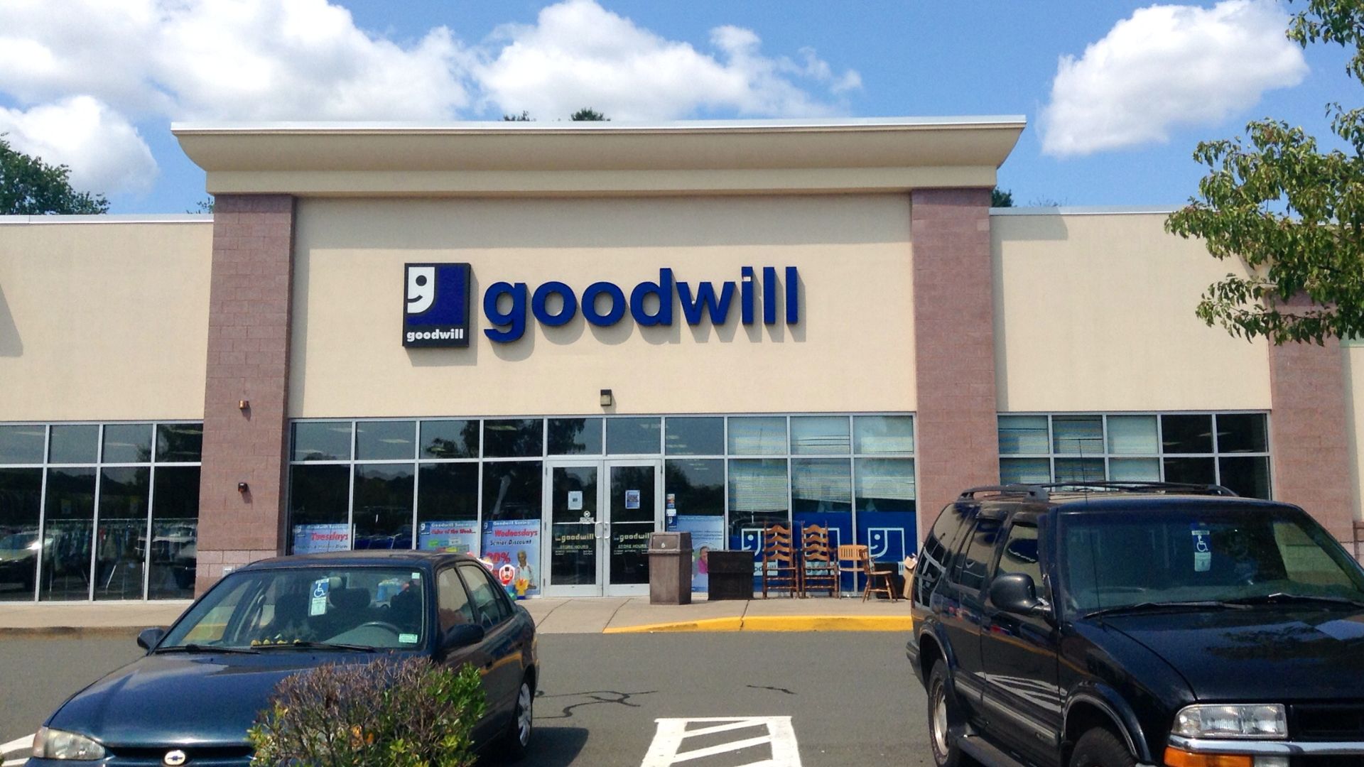 File:Goodwill Store (14860304114).jpg