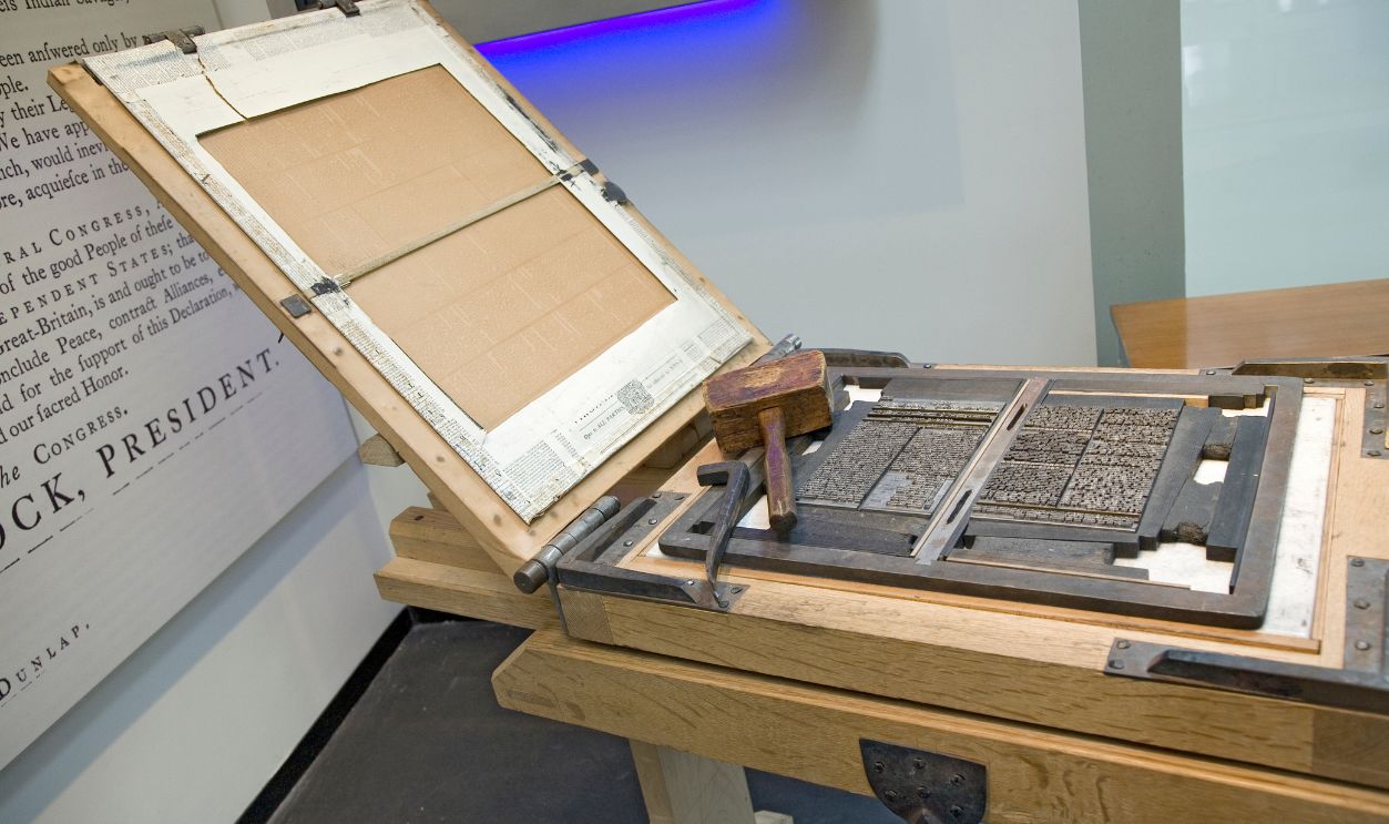 Replica of printing press used by John Dunlap to make broadside copies of the Declaration of Independence in 1776, on display at the Newseum, Washington DC 