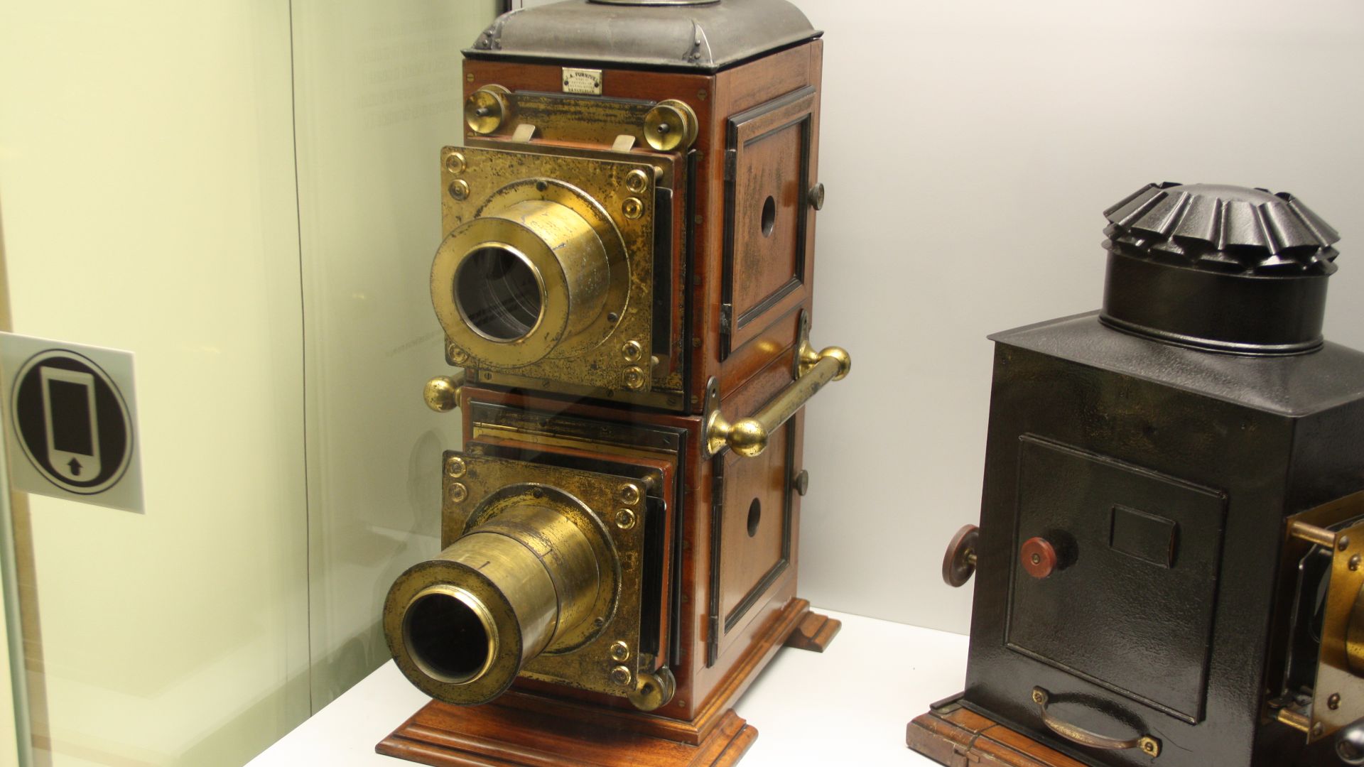File:Two tier lantern slide projector (1890) (45807845234).jpg