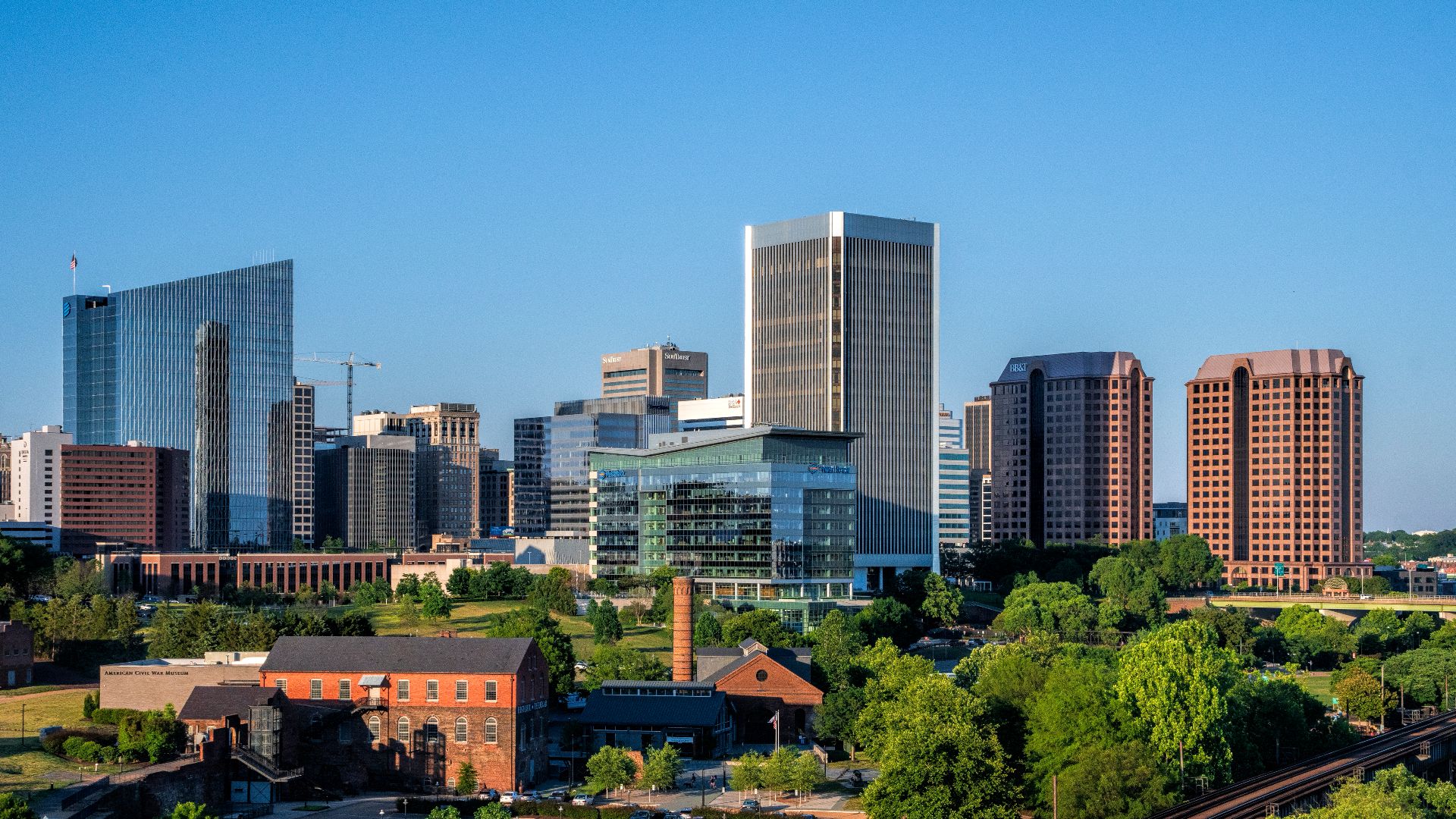 File:A downtown view of Richmond, VA.jpg