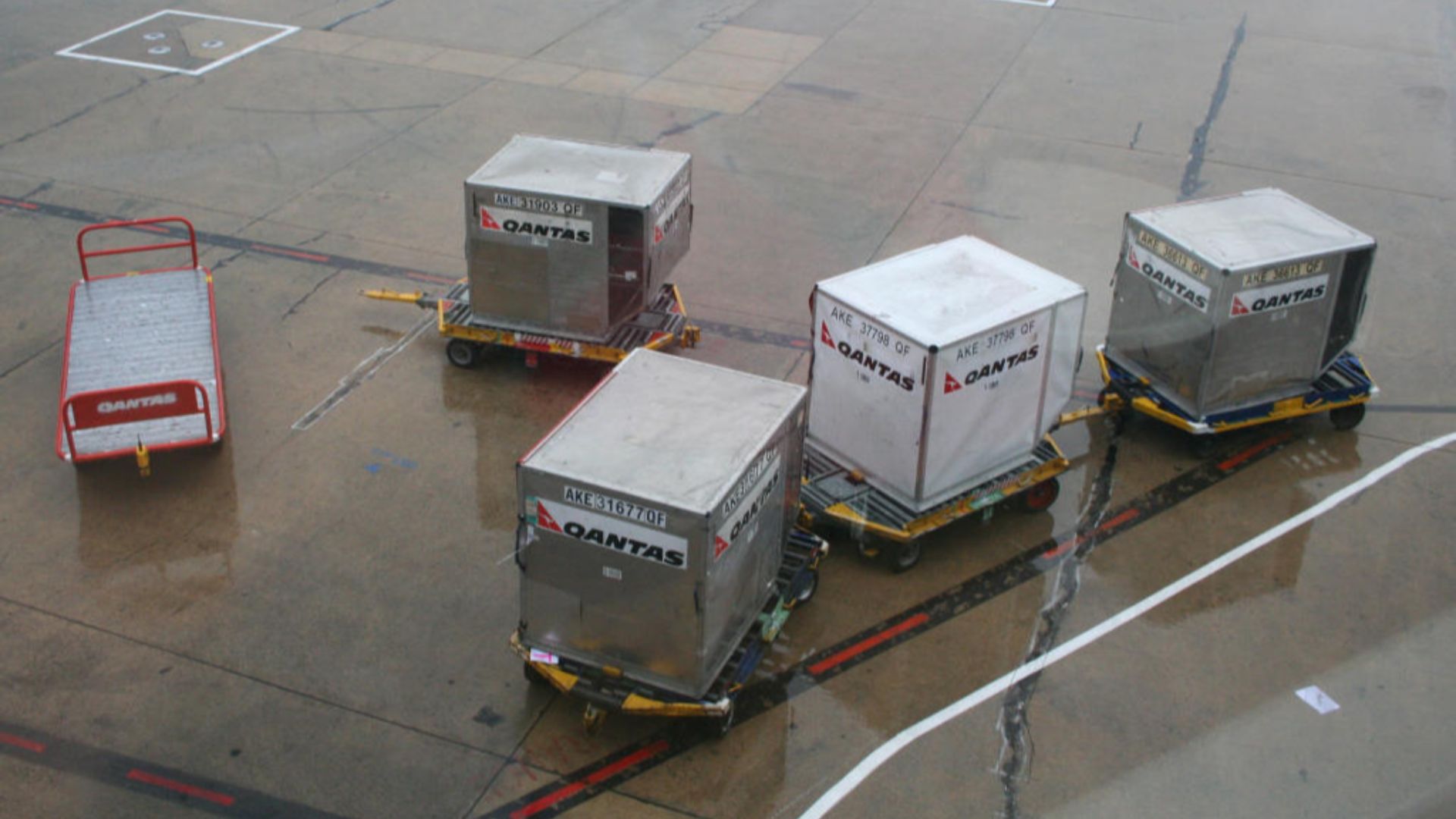 File:LD-air-freight-containers.jpg
