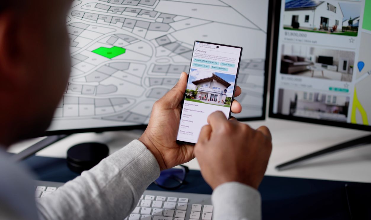 Real Estate House Property Search Online On Computer