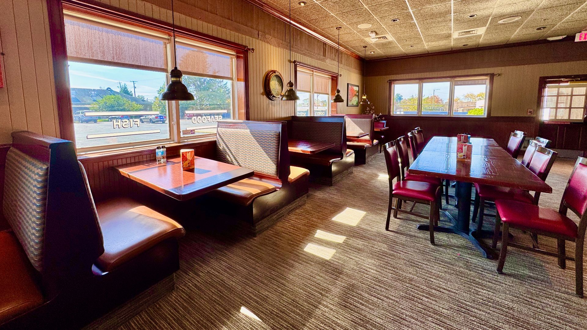 File:The interior dining room of a Red Lobster restaurant in Knoxville, Tennessee 03.jpg