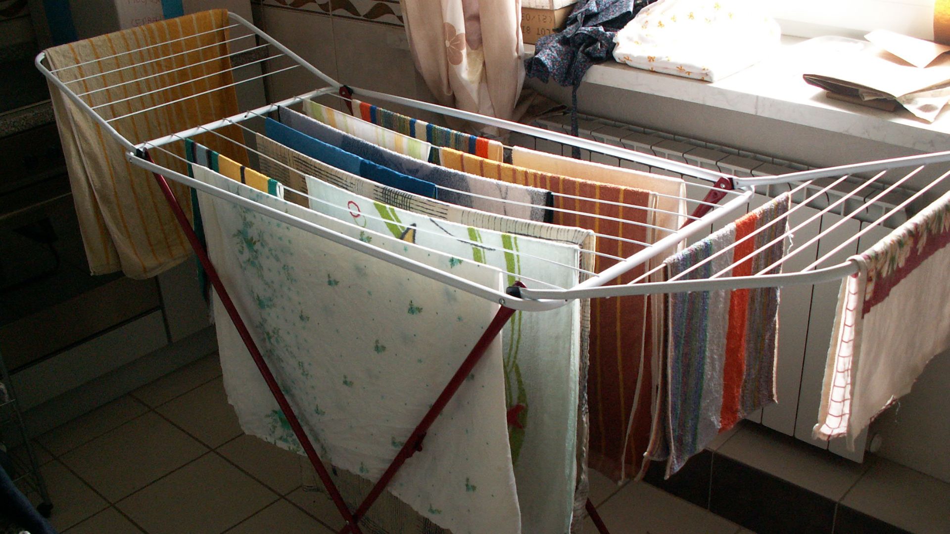 File:Drying clothes.jpg