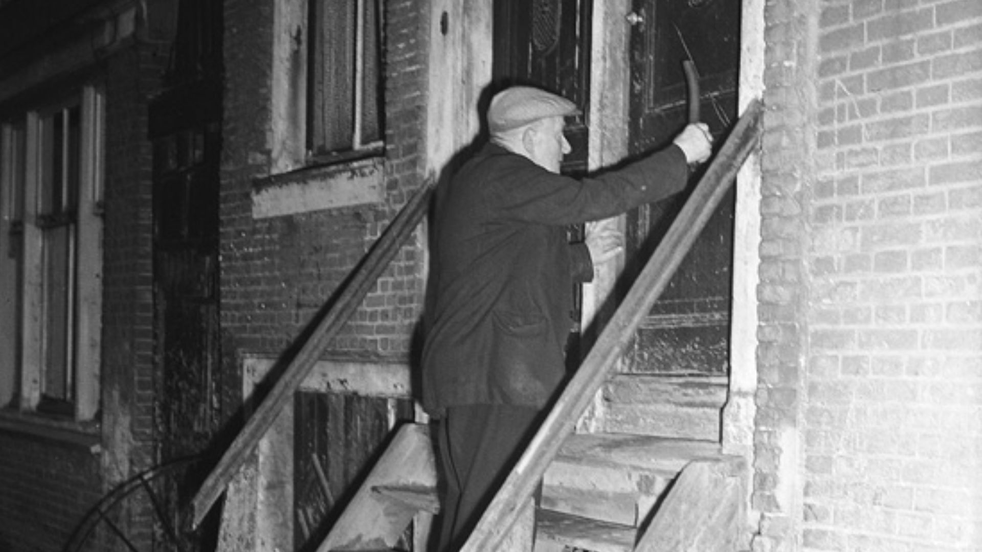 File:11-15-1947 03229 Ome Jan, de porder.jpg