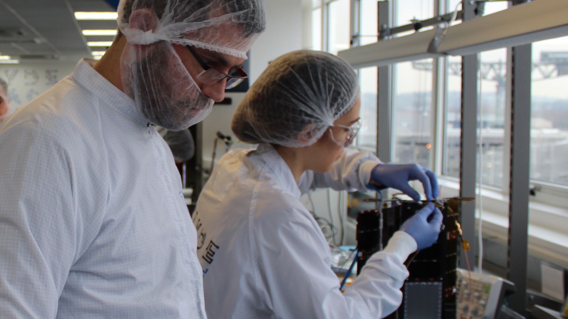 File:Engineers in the cleanroom.jpg