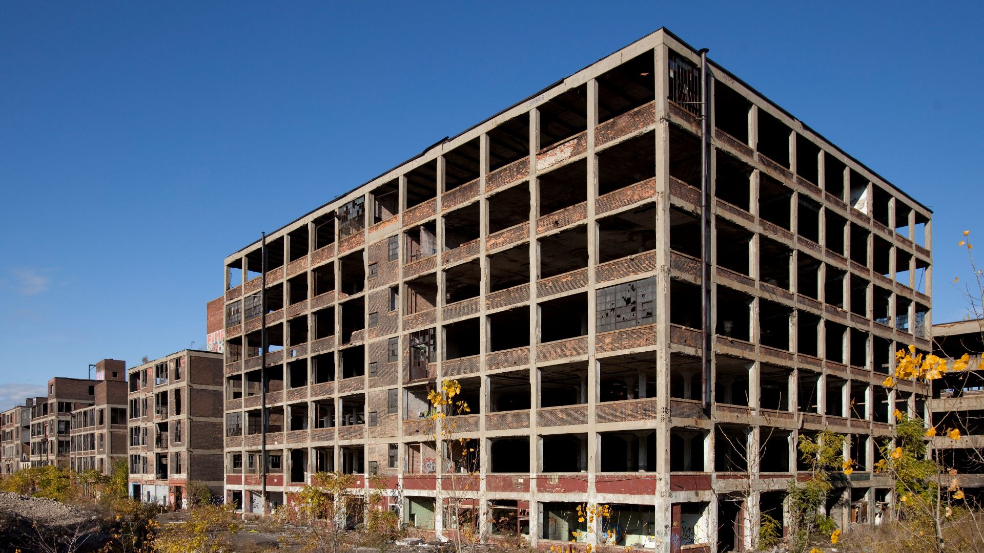 File:Abandoned Packard Automobile Factory Detroit 200.jpg