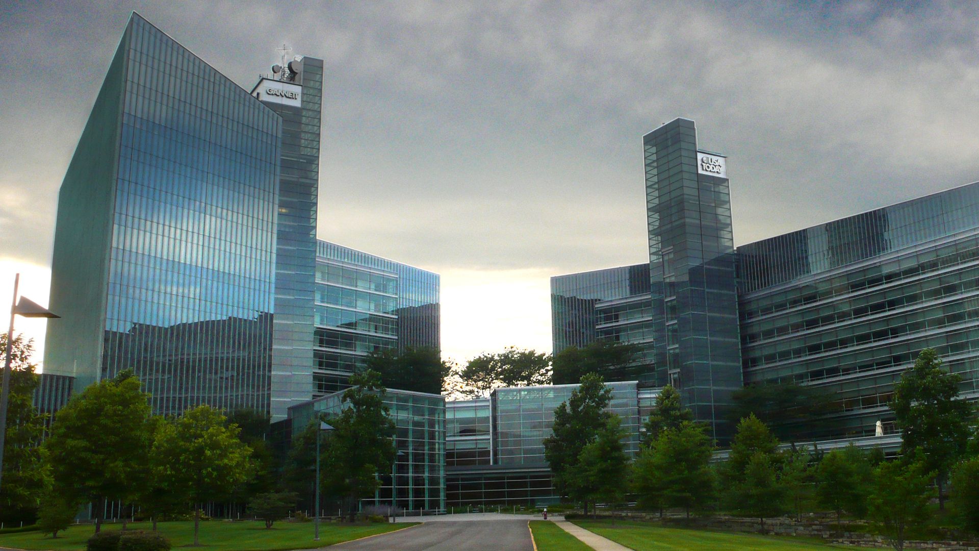 File:USA Today building.jpg