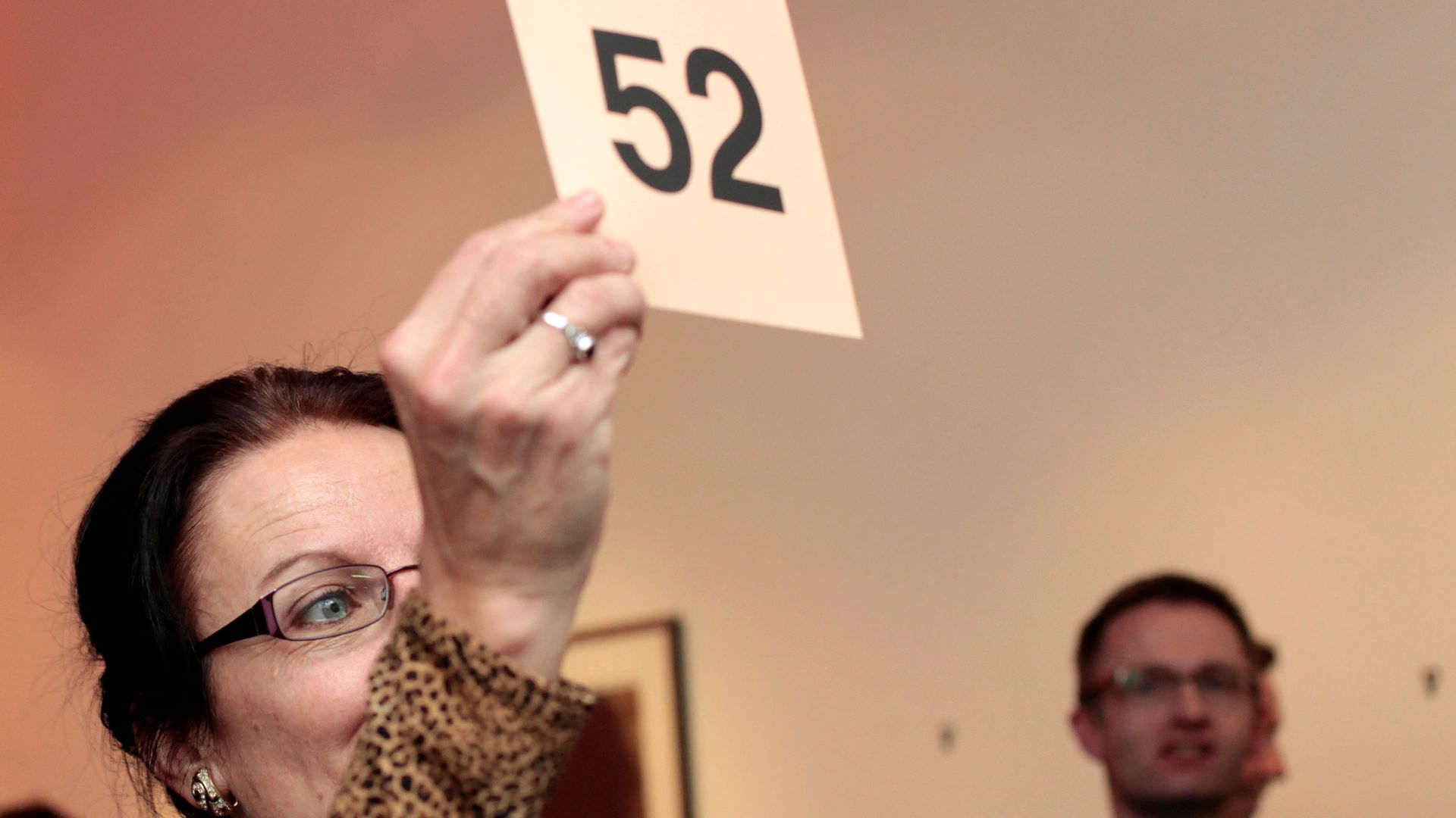 File:Bidding (6440874215).jpg