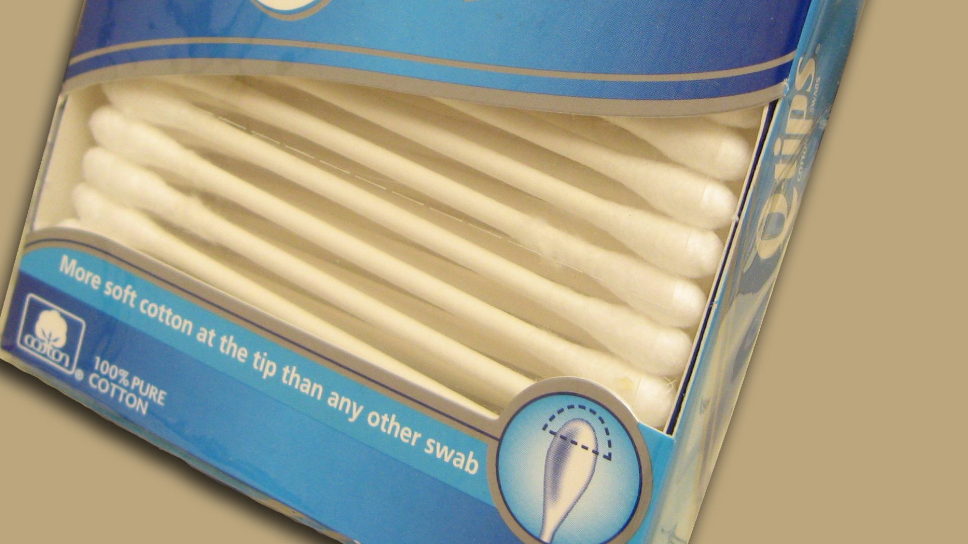 File:Q Tips plain BG.jpg