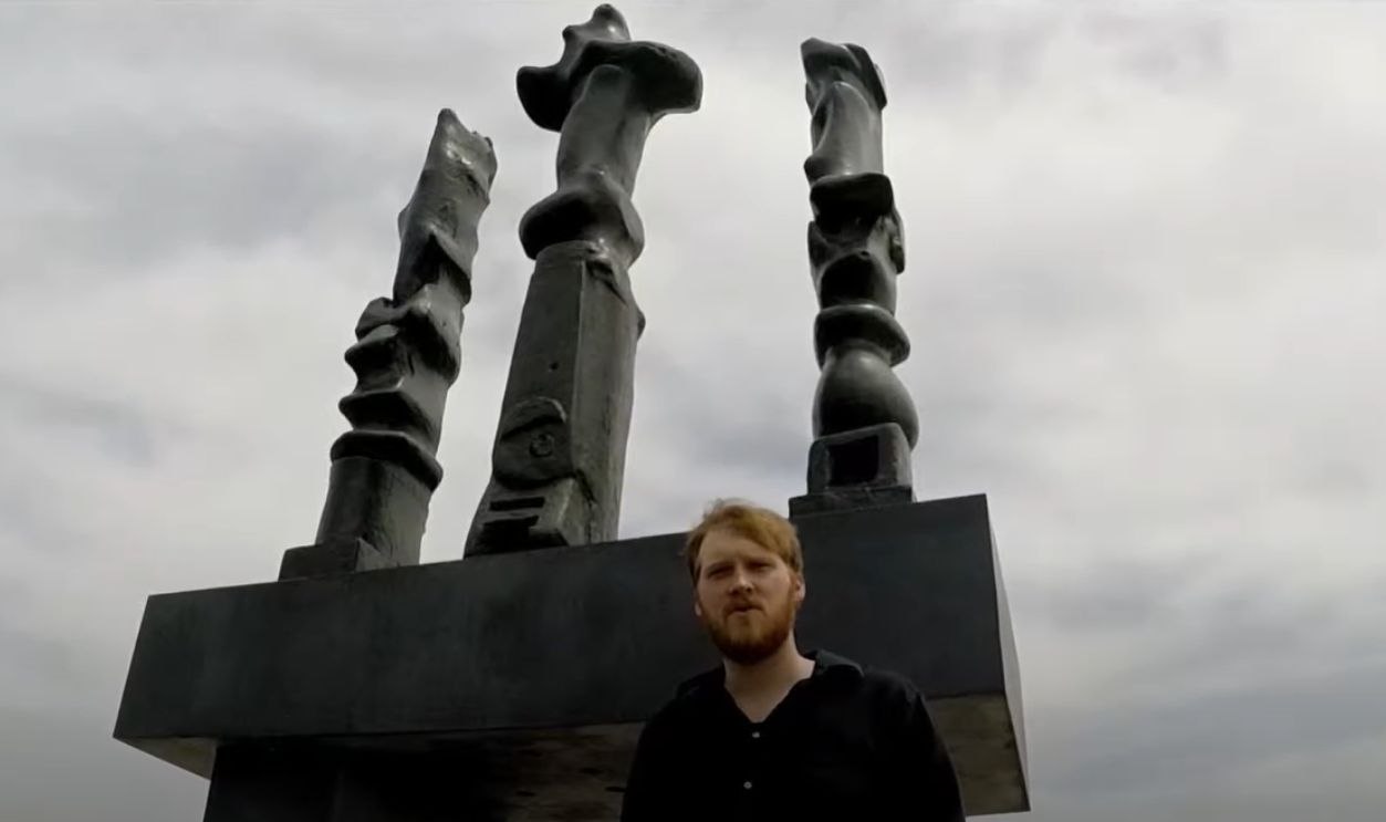  Upright Motive Number 7