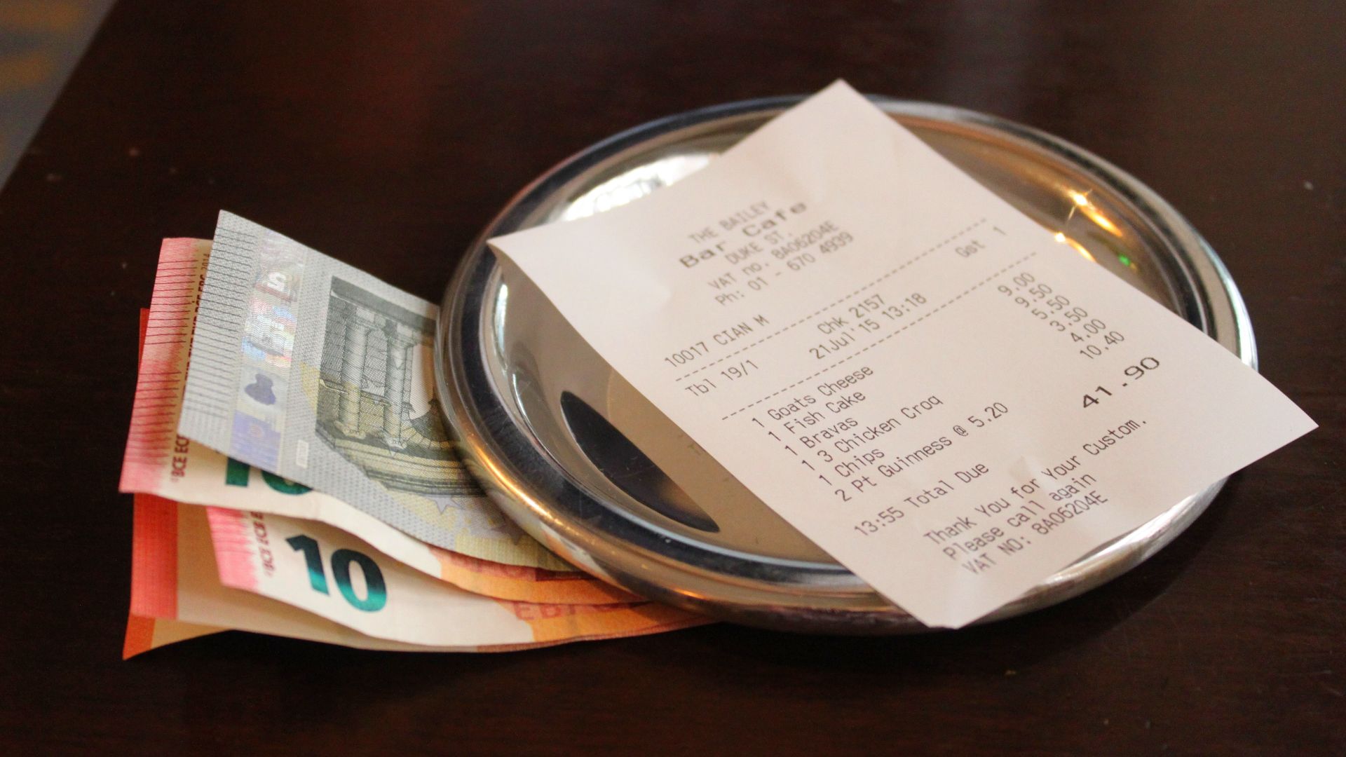 File:Pay the bill.JPG