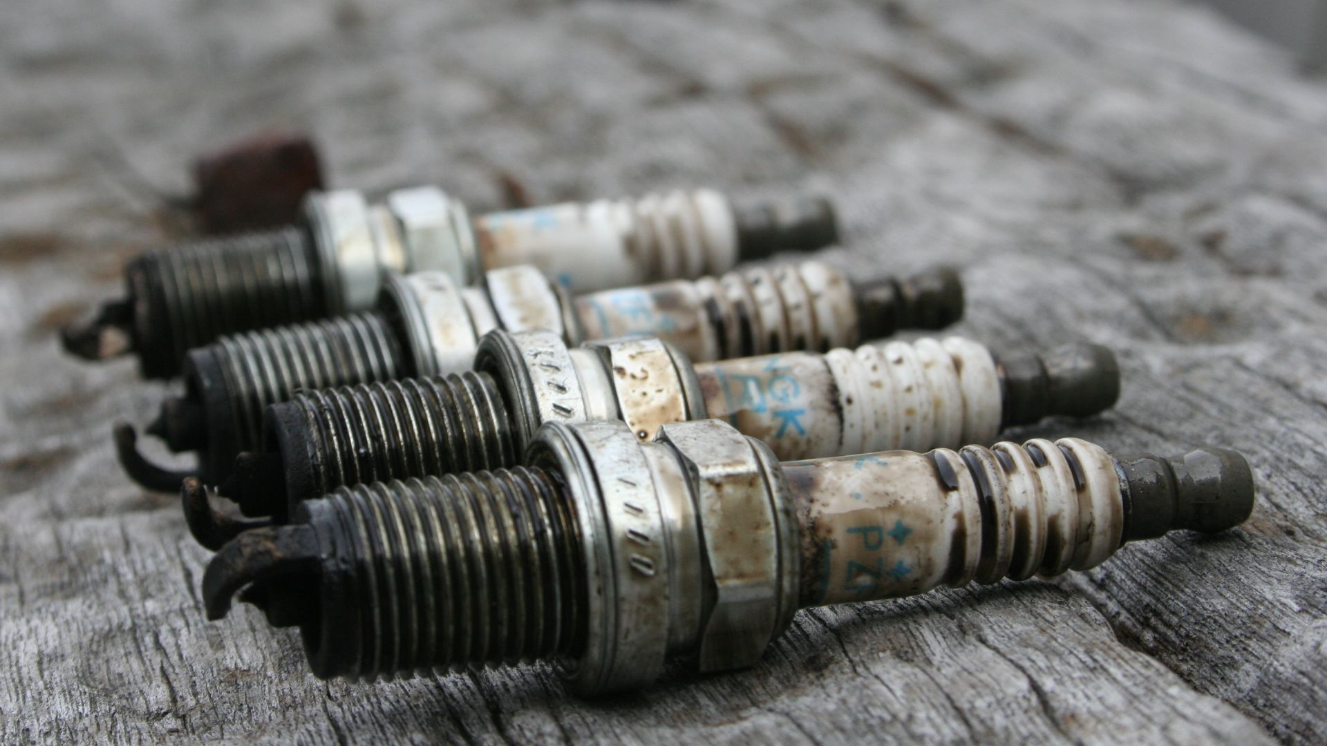File:Spark plugs.jpg