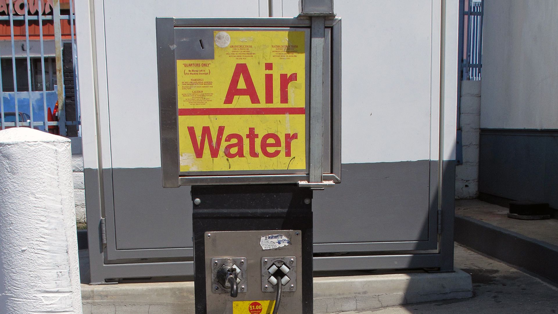 File:Air Water machine, Los Angeles.jpg
