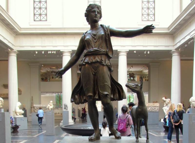 Statue of Artemis in the Metropolitan Museum of Art