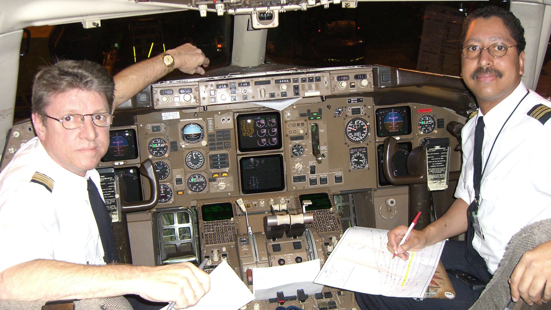 File:Crew amt4586 preflight.jpg