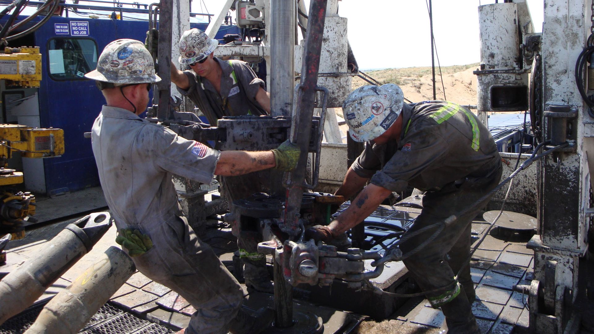 File:Drilling Roughnecks (8744524276).jpg