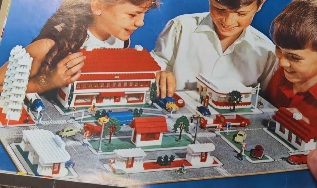 Vintage LEGO Sets 