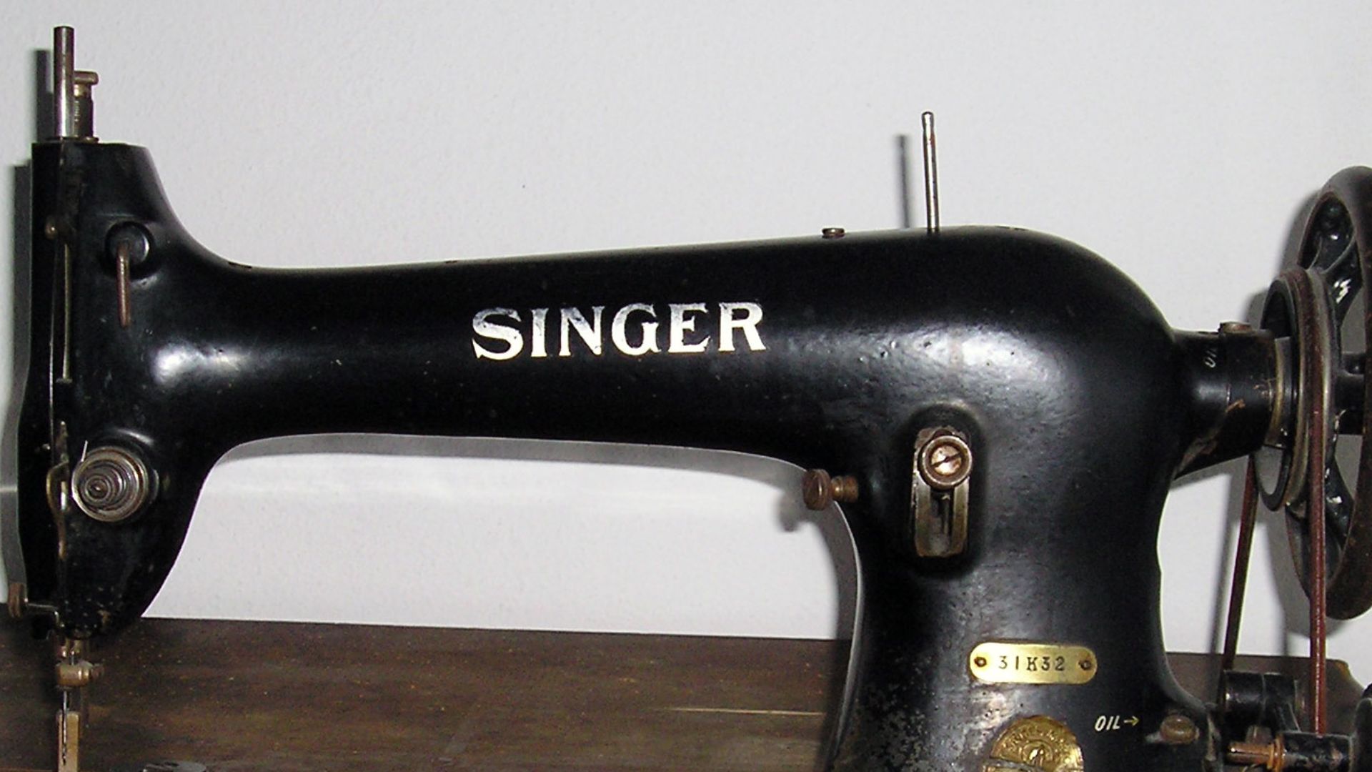 File:Singer sewing machine detail1.jpg