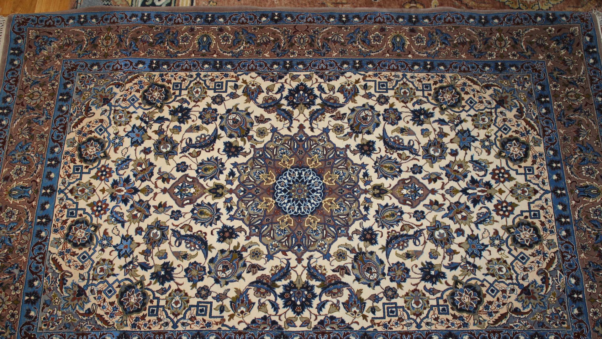 File:ISFAHAN CARPET.jpg