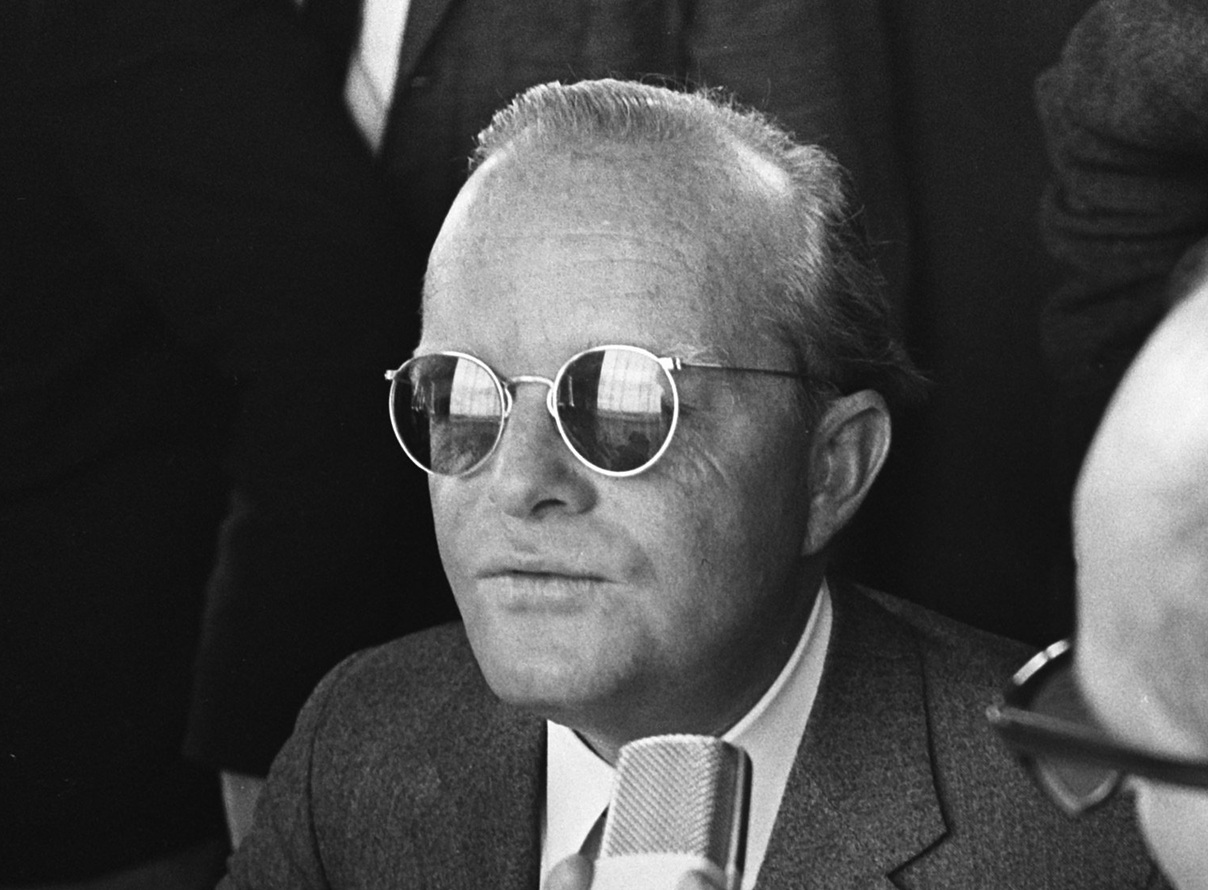 Truman Capote during press conference - 1968