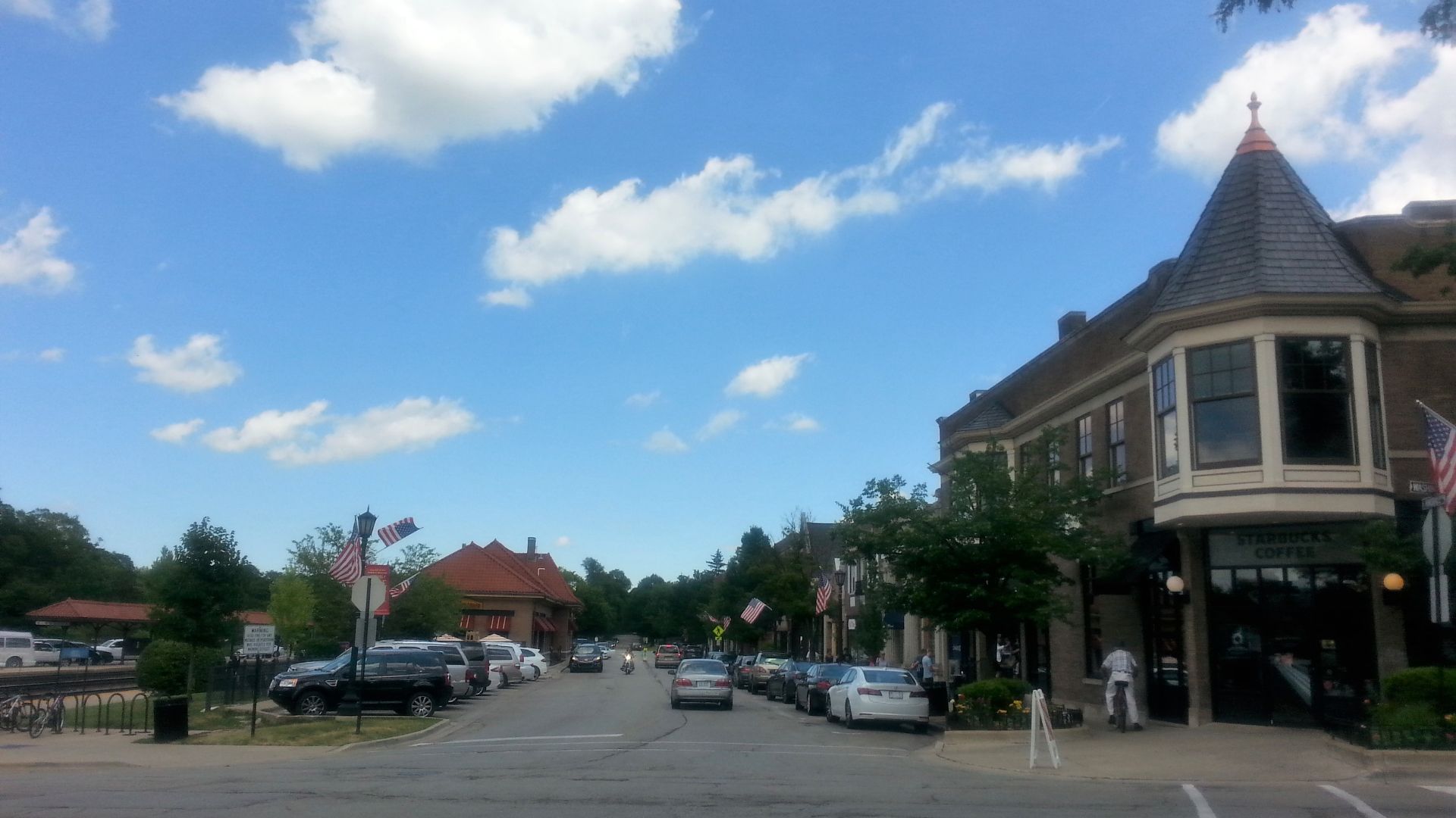 File:Downtown Hinsdale Illinois.jpg