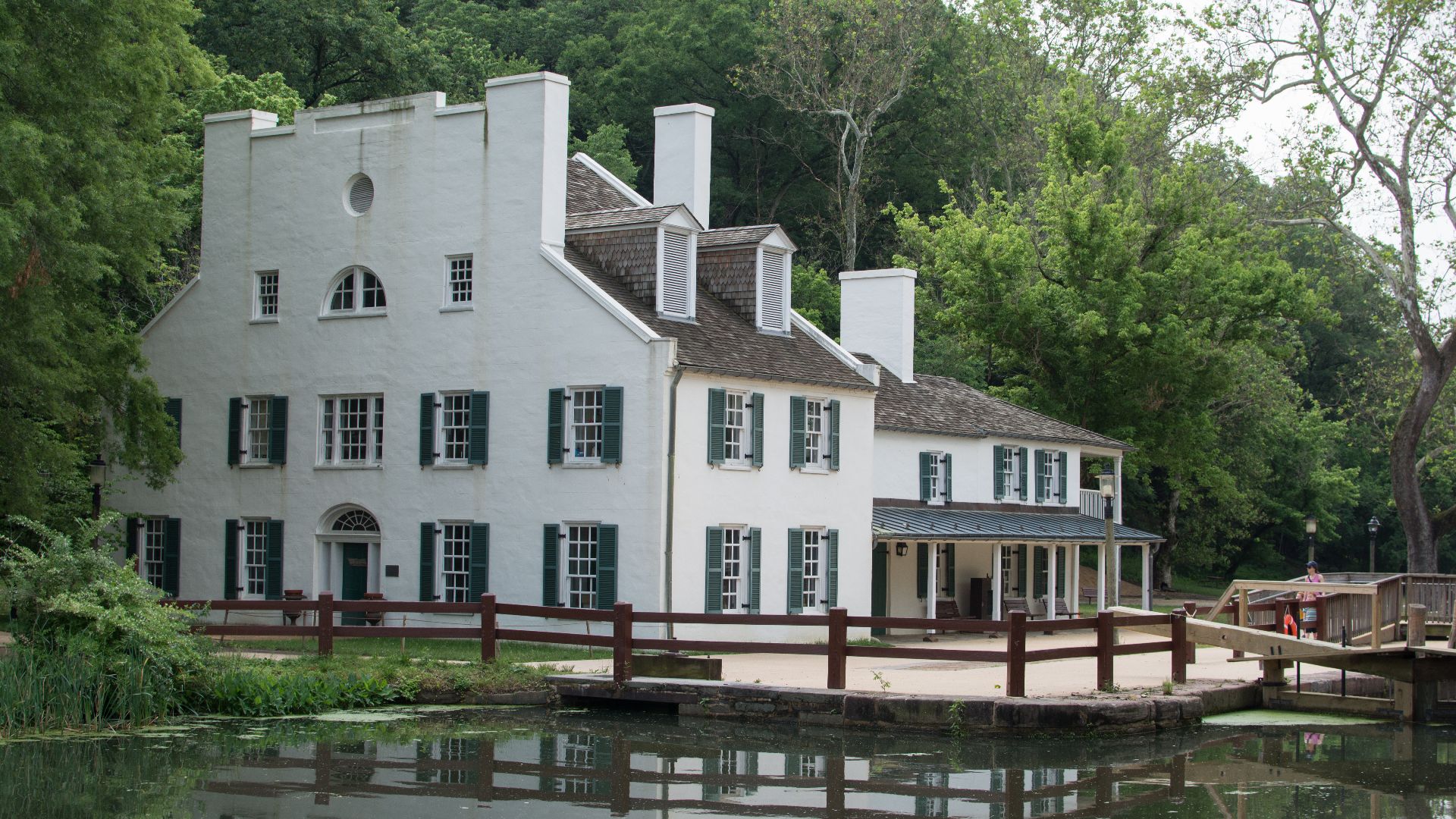 File:Great Falls Tavern MD (14289303031).jpg