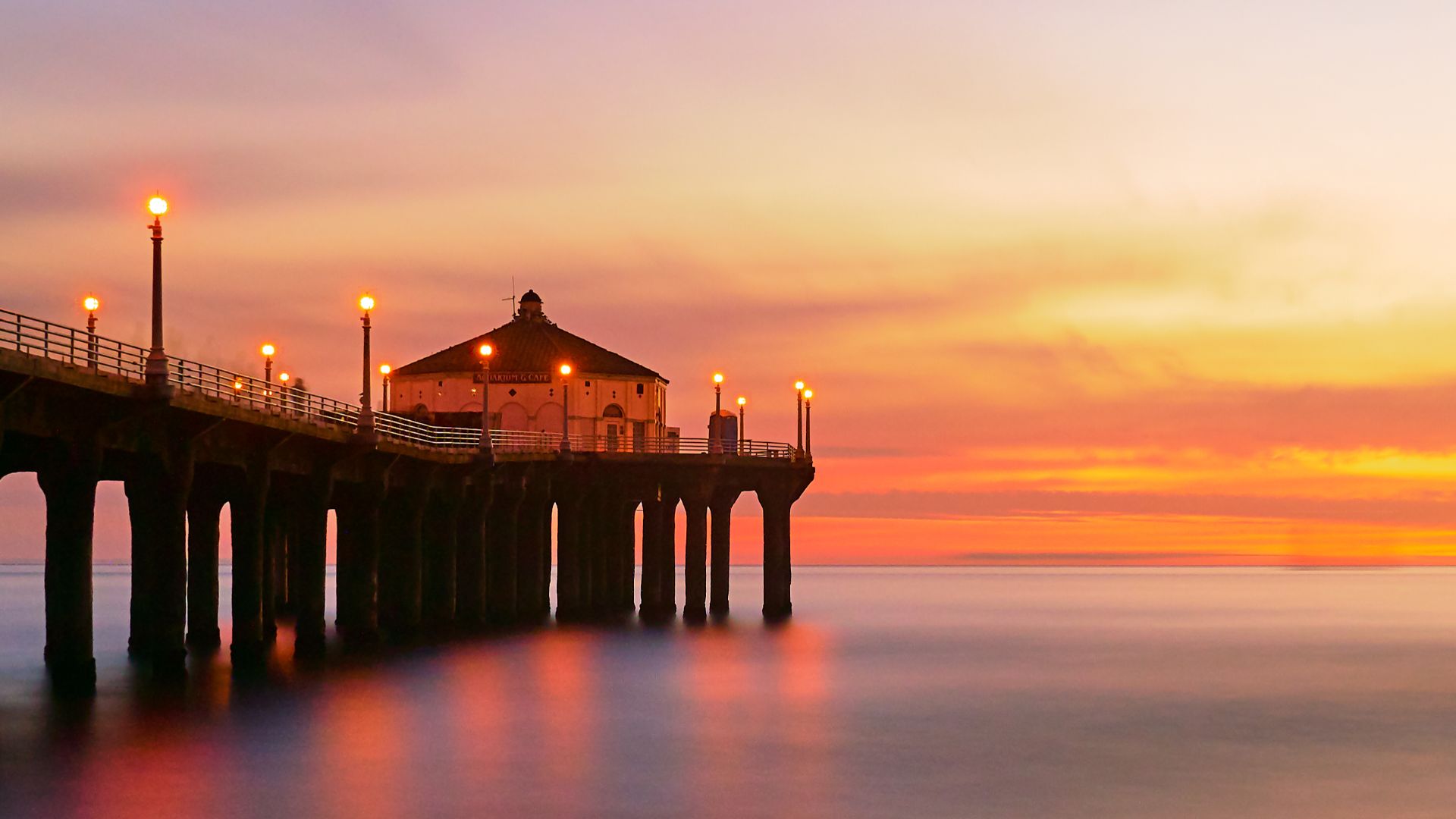 File:Manhattan Beach, California (27110078348).jpg