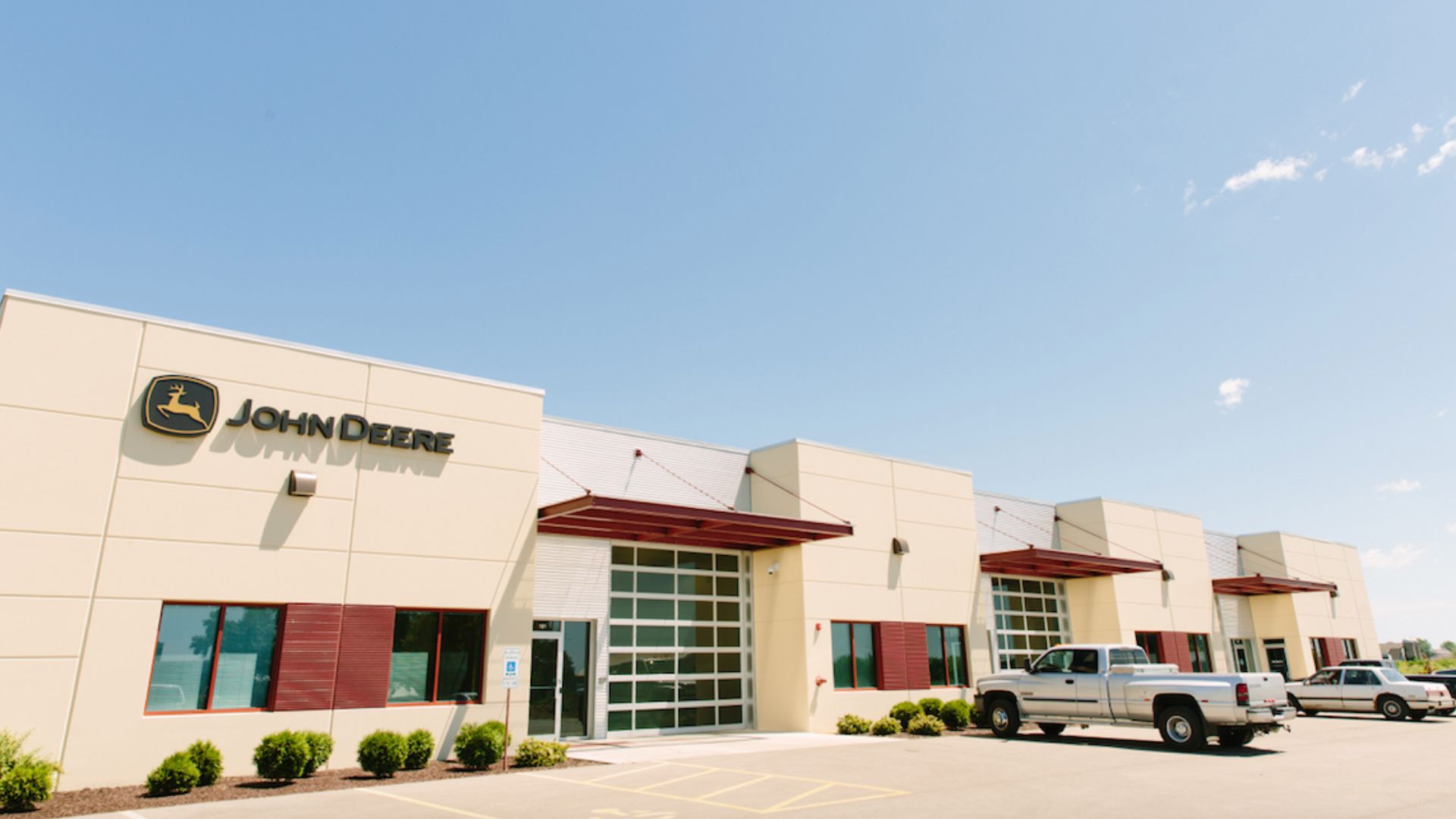 File:John Deere at UIRP.png