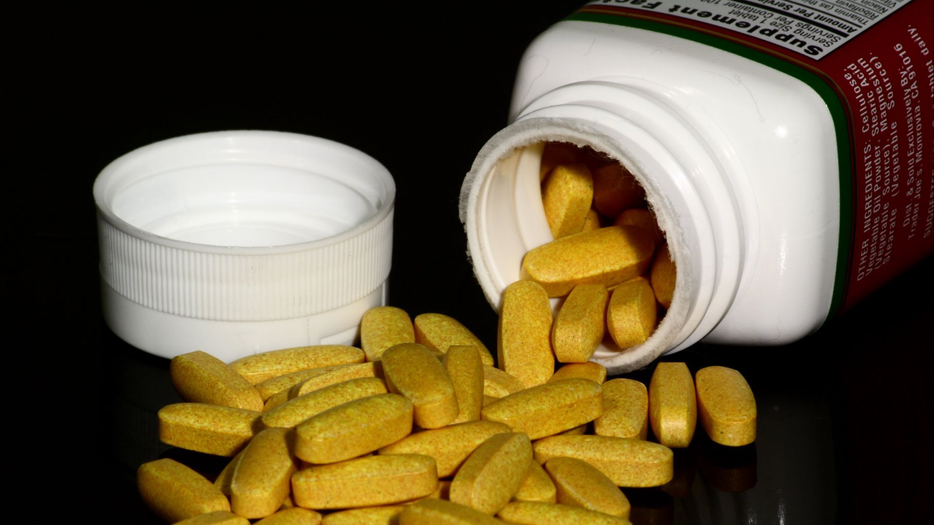File:B vitamin supplement tablets.jpg