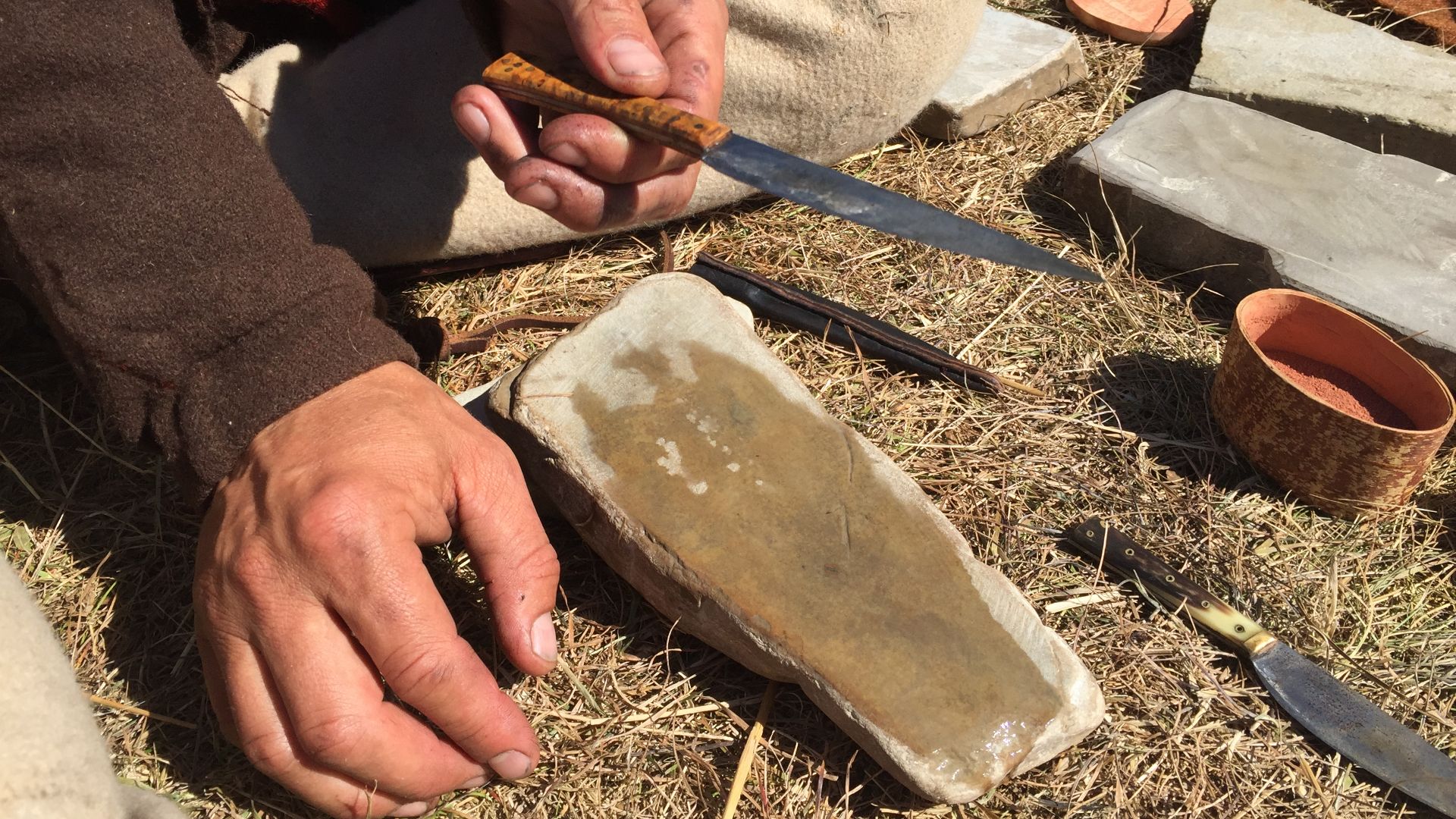 File:Knife sharpening stone.jpg