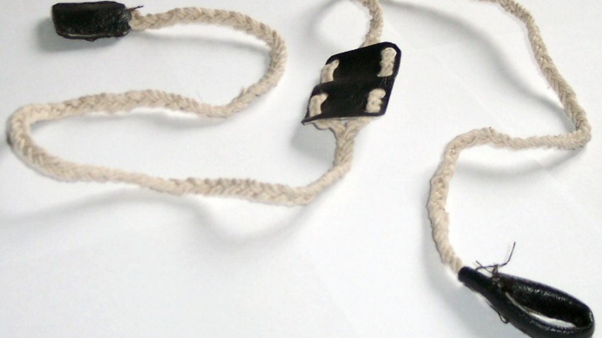 File:Weapon Sling 1.jpg