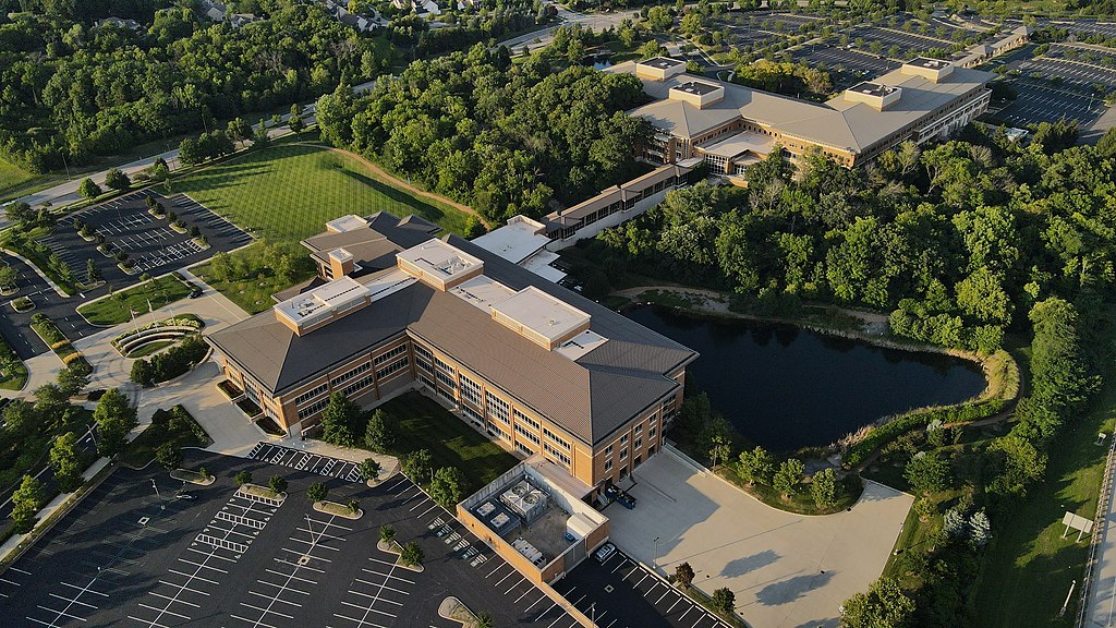 The image shows the corporate headquarters or office building of Cardinal Health Company