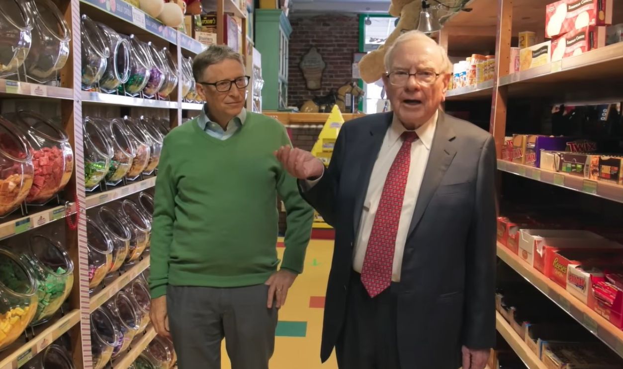 Warren Buffett and Bill Gates 