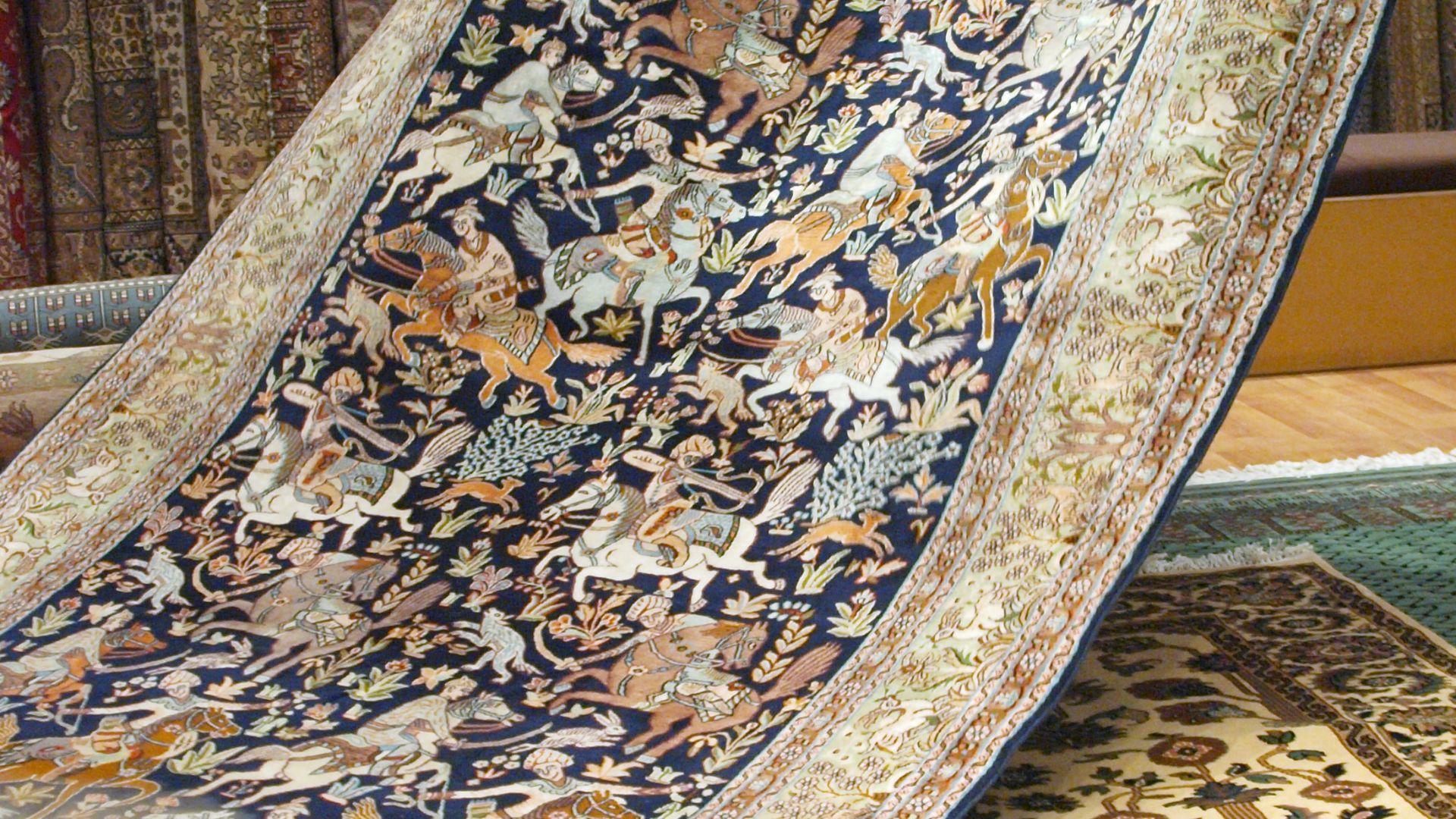 File:A carpet seller in Jaipur.jpg