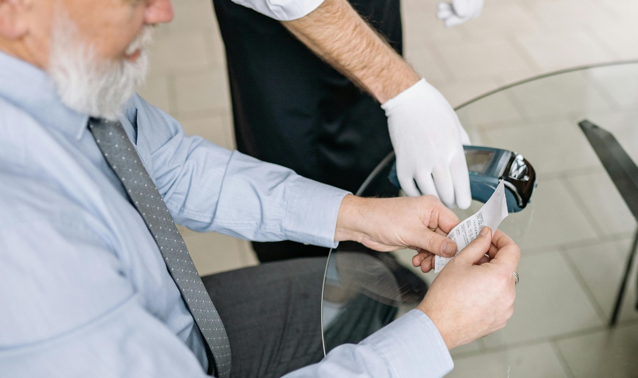 Leaving The Tip Line Blank Sends A Message