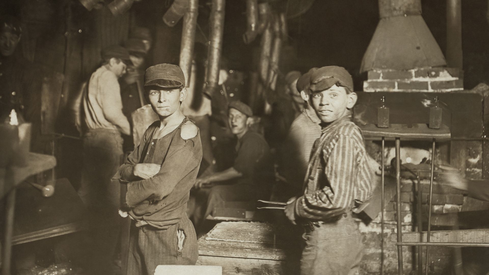 File:Midnight at the glassworks2b.jpg