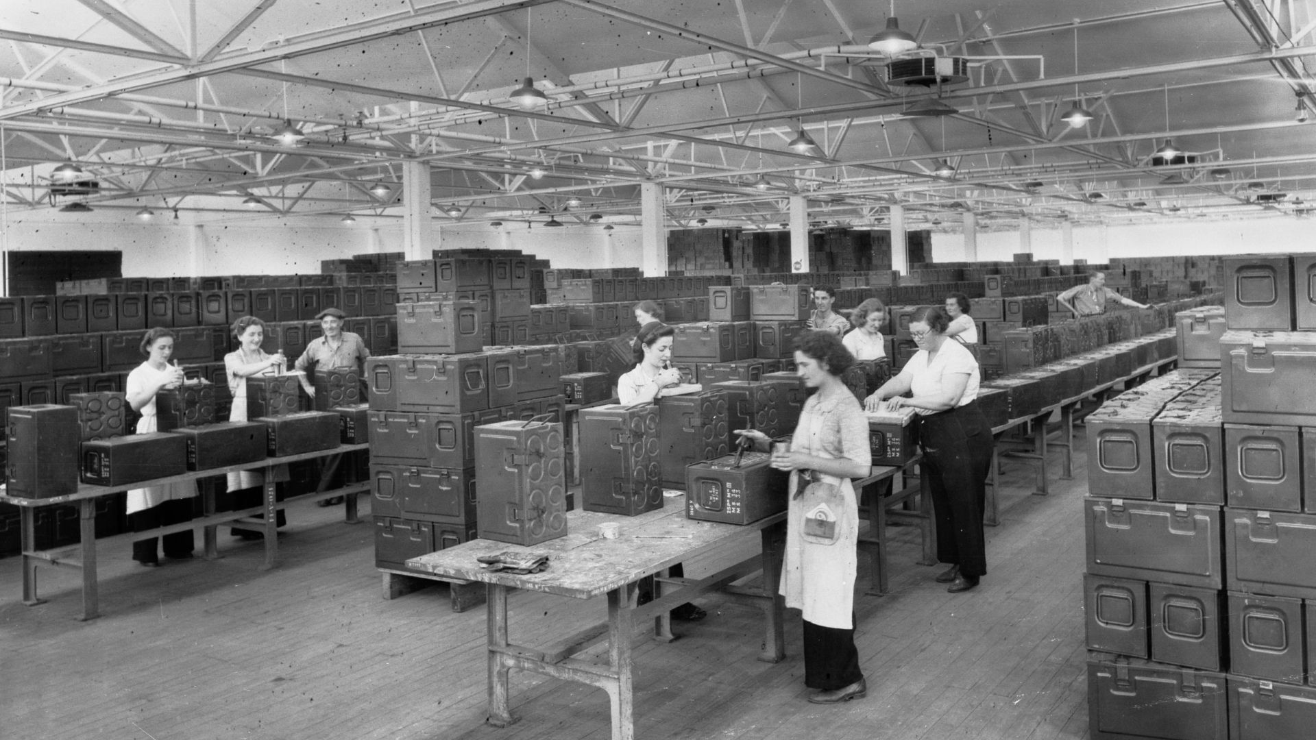 File:Women working at Salisbury Munitions Factory(GN13533).jpg