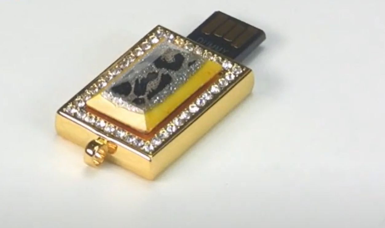 4GB Square Diamond Jewelry USB 2.0 Flash Memory Drive from Dinodirect.com