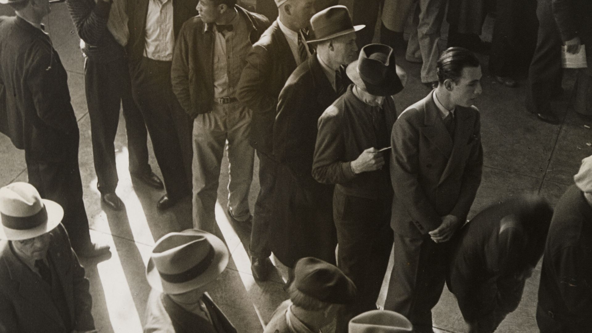 File:Jobless Men Lined up for the First Time in California to File Claims for Unemployment Compensation - NARA - 7716670 (page 1).jpg